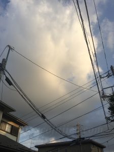 雨の日 腹痛の画像
