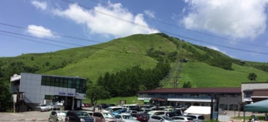 ニッコウキスゲビーナスラインの車山高原スキー場駐車場からの写真画像